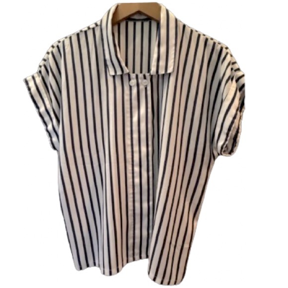 Silky Navy & White Stripe Short Sleeve Blouse w/Hidden Buttons Size M - Picture 1 of 3